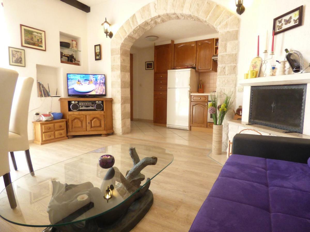 Apartments Rustica Makarska Exterior foto