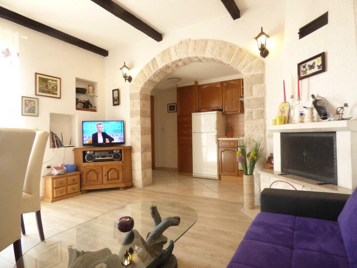Apartments Rustica Makarska Exterior foto