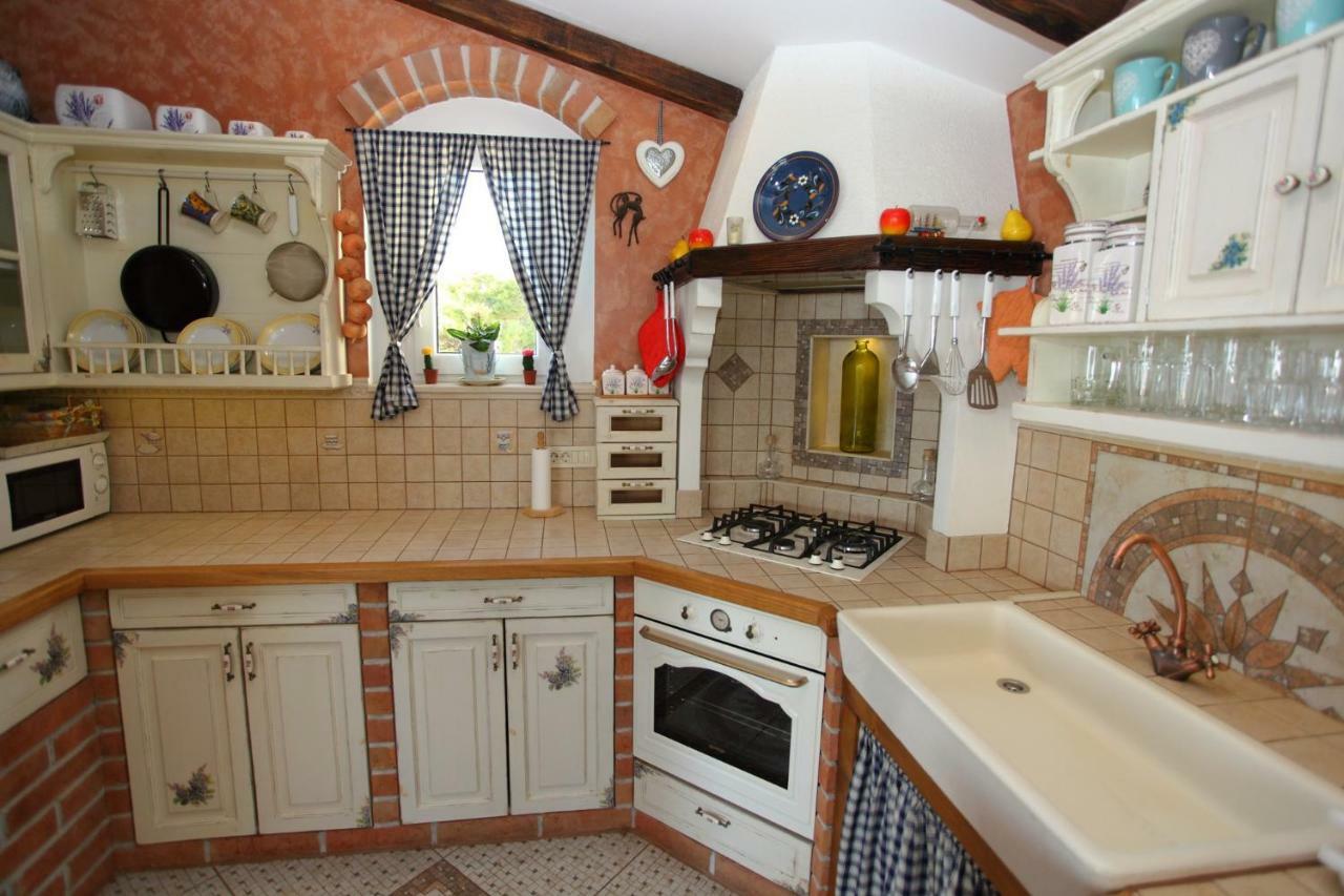 Apartments Rustica Makarska Exterior foto