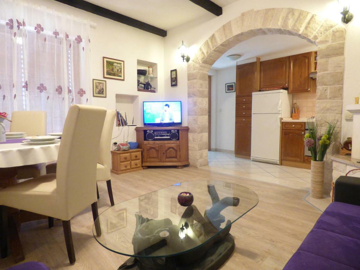 Apartments Rustica Makarska Exterior foto